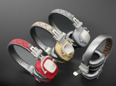 China 300mAh 8 hours Wireless Compact Bluetooth Headphones With Super Bass Sound for sale