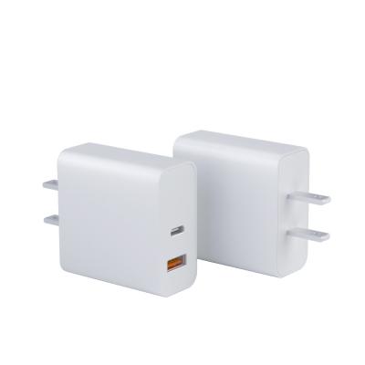 China High Speed FCC CE Passed Best Quality PD 20W Power Charger Dual Port Super Fast Wall Adapter USB A+C Travel Charger for sale