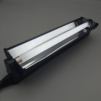 China 24W T5 10.0 UVB Bracket Light: Ideal for Reptile Terrarium Lighting Reptile UVB Light Kit for sale