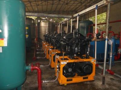 Chine Compresseur d'air à haute pression de propulseur 30bar - 40bar pour la machine de soufflement à vendre