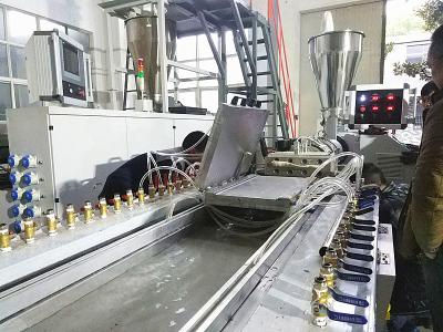 Κίνα Μηχανή ανώτατης επιτροπής PVC Ca$l*CO3/ανώτατος πίνακας PVC που κατασκευάζει τη μηχανή προς πώληση