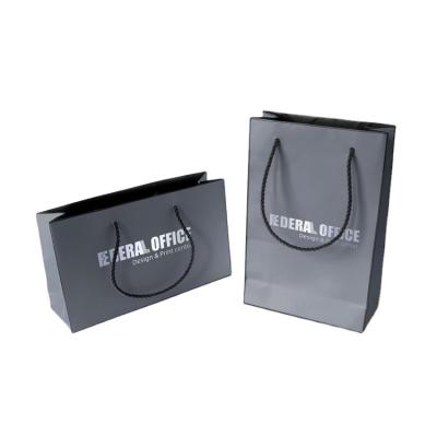 China 2022 New Recyclable Shopping Bag Paper Still Paper Shopping Bags With Custom Logos Print for sale