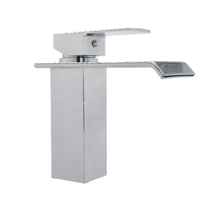 China Newest Selling Metered Faucets Bathroom Basin With Hot And Cold Water Mixed Sink Square Waterfall Faucet zu verkaufen