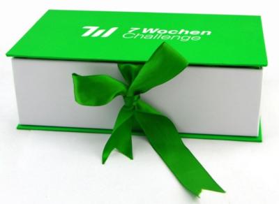 Cina I contenitori di regalo rigidi pieghevoli del cartone di nozze con l'abitudine del coperchio hanno stampato in vendita