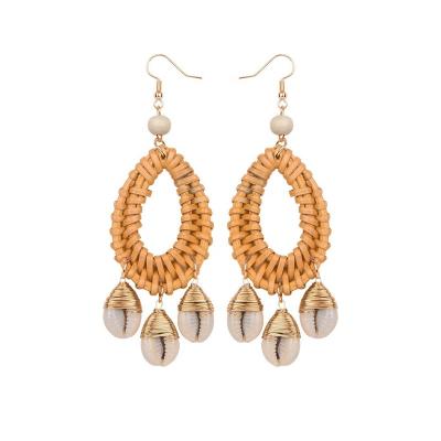 China Vintage DIY Jewelry Handmade Thin Earrings Shell Border Pending Earrings Creative Natural Rattan Woven Earrings for sale
