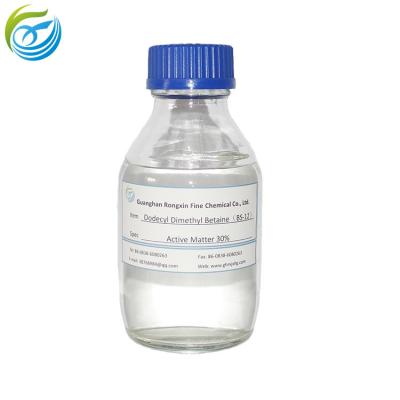 Κίνα BS-12 καλλυντικό synergist πρακτόρων αποσκληρυντικών υφάσματος ινών βοηθών καθαρότερο αντιστατικό Dodecyl διμεθυλικό Betaine προς πώληση