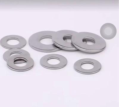中国 柔軟性 亜鉛塗装 平面型春季洗浄機 0.5mm-5mm 耐腐蝕性 耐久性 販売のため