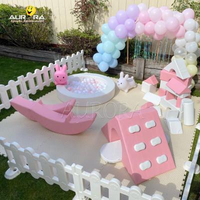 China Pacote de equipamento de brinquedo interior Aluguer de playground rosa e branco Kids Play Party à venda