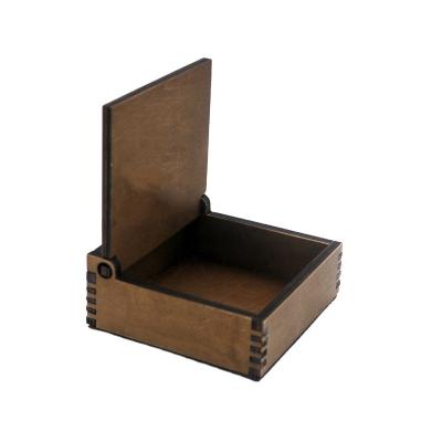 Cina Scatola di archiviazione per gioielli in legno in compensato da 102 mm Scatola di archiviazione per tesori decorativi in vendita