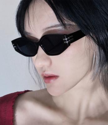 China Fashion Sunglasses 2021 Luxury Custom Small Logo Sun Glasses Wide Frame Sunglasses For Women Men for sale