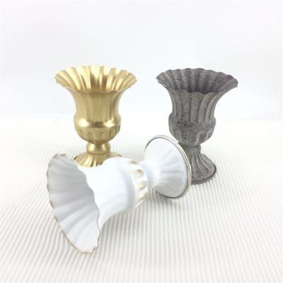 China Transitional Metal Urn Vase Wedding Flower Arrangement Centerpiece for sale