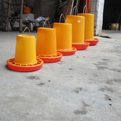 China Convenient To Use And Move 2-10kg Plastic Barrel Feeder For Birds / Chicken for sale