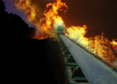 China Banda transportadora del flanco acanalado resistente al fuego para la materia textil/el sector de la construcción en venta