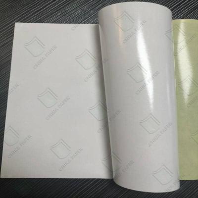 Китай Гладкая поверхность Желтая бумага для выпуска самоклеящаяся наклейка для инструкции на этикетке продается