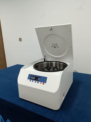 Cina 4x100ml Capacità massima Centrifugatrice a bassa velocità Silenziosa Efficiente Con eccesso di velocità E Protezioni di chiusura del coperchio in vendita