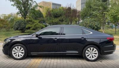 Chine Passat 2020 330TSI Élite Édition Nationale VI SAIC Volkswagen Moyenne voiture essence 2.0T 186HP L4 7 vitesses double embrayage à vendre