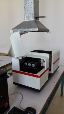 中国 0.1nm Macylabの原子吸光の分光光度計6ランプは1800l/Mmの火格子を付ける支配を炎にあてる 販売のため