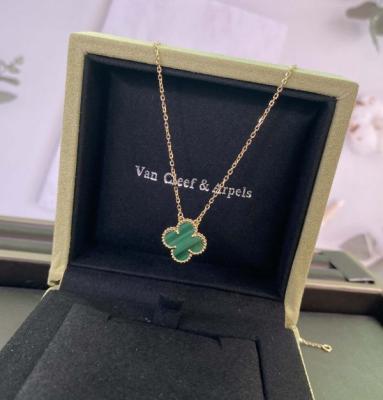 China 16.54 inches 18k Gold Necklaces 18K Yellow Gold Pendant with Malachite for sale
