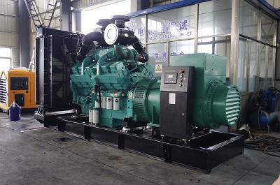 Chine 700KW Cummins générateur diesel ensemble générateur Standford Noir couleur 50/60hz à vendre