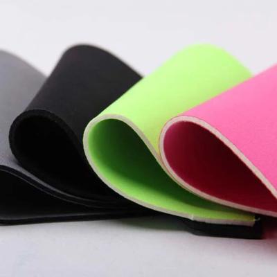 China Enige Zijkust 70 een 1mm Cr Gelamineerde Neopreenstof door de Yard Te koop