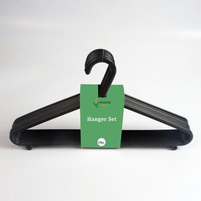 China 10 Pack Minimalist Black Plastic Clothing Hangers Ideal for Everyday Use Clothing Te koop