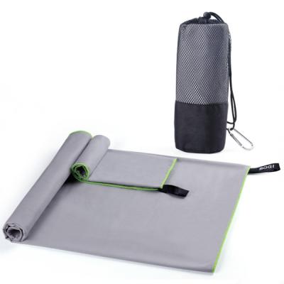 China Kundenspezifisches Großhandelsmicrofiber trägt Mesh Bag Gym Towel zur Schau zu verkaufen