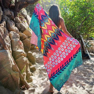 China ODM Zandvrij Strandstrook gedrukt Microfiber Sporthanddoek Golfhanddoeken Bulk 80*160 Te koop