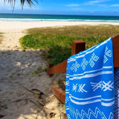 China Free Design Custom Microfiber Suede Towel Summer Quick Dry Gym Yoga Water Absorbent Eco-Friendly Lightweight Travel SEA Sports Beach Towel for sale