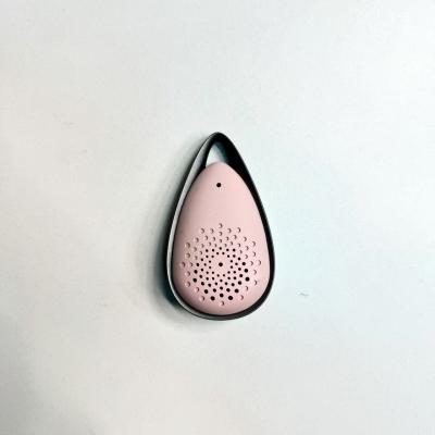 China Air Ionizer and MINI Installation NO Filter Type Wearable Air Purifier for Healthy Breathing for sale