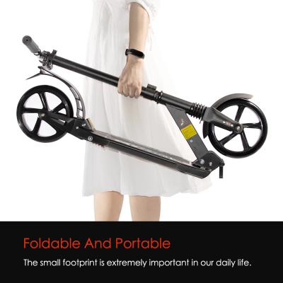 Chine Scooter noir 900mm de coup-de-pied de la CE de roue d'unité centrale scooter de coup-de-pied de 2 roues à vendre