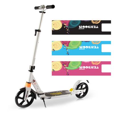 Chine Scooter blanc de coup-de-pied de barre d'OEM T de scooter de coup-de-pied de sport du pied 1040mm à vendre