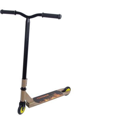 Chine Scooters de style libre des sports 680mm pour des scooters de tour des adultes 100mm pour des débutants à vendre