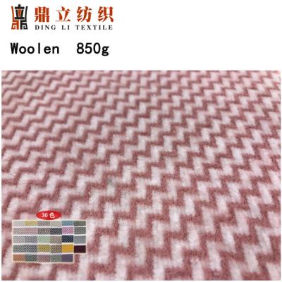 중국 셔닐 실 짠 깃털 솔질 된 폴리 에스터 울 코팅 원단 850gsm 판매용