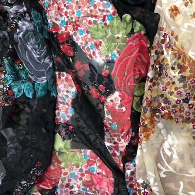 China Polyester-Seiden-Velour-Gewebe des Samt-320gsm brannte Druck-Blumenliebes-Herz-Leoparden zu verkaufen