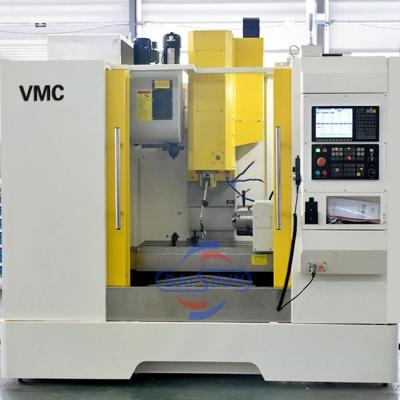 China Hoge precisie 3-assige Vmc Cnc Verticale Metal Fressing Machining Center draaibank Te koop