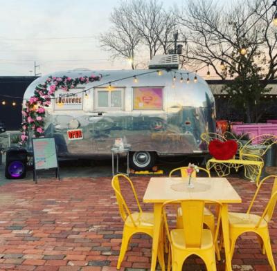 China Unique design vegetable processing factory airstream mobile snack truck food carts mobile trailers truck airstream food vending supply trailer for sale
