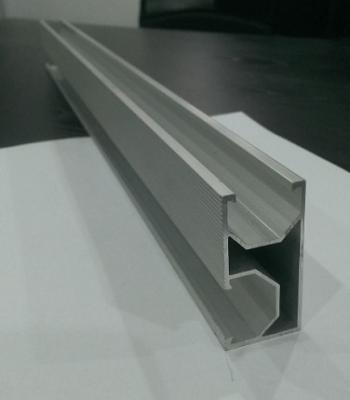 Chine OEM 6063 anodisé expulsent le rail faisant le coin en aluminium et le picovolte solaire a expulsé le rail de support en aluminium à vendre