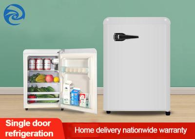 中国 フリーザーが付いている75L 90L 118Lのレトロの白い小型冷却装置2.6 Cu ft 販売のため
