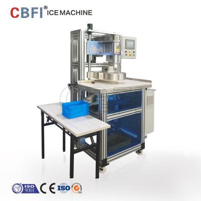 中国 水晶100%のカクテルのワインが付いているガラス氷球の飲み物の透明な球の製氷機 販売のため