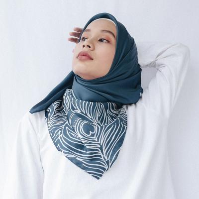 China New fashion design malaysia square printed hijab silk tudung bawal printed hijab for sale