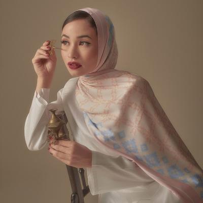 China Wholesale New Fashion Women's Floral Viscous Satin Cotton Hijab Silk Printed Scarf for sale