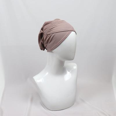 China Fashion Rib Muslim Female Cross Non-slip Inner Hat With Magnet Indonesian Scarf Hat Inner Cap for sale