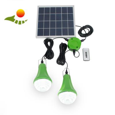 China 2 jogo solar solar da luz do carregador do sistema de energia 10400mAH do painel dos bulbos 435lum à venda