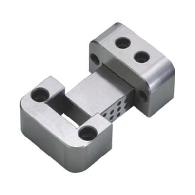 Chine S . Z48 SKD11 localisant les couplages carrés de moulage par injection de bloc à vendre