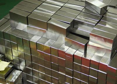 Chine Usinage adapté aux besoins du client de commande numérique par ordinateur d'acier à outils H13 traité pour des pièces de moule à vendre