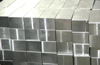 Китай Прессформа разделяет 0.05mm уточненный сырцовый стальной материал 1,2738 1,2312 1,2344 1,2711 продается
