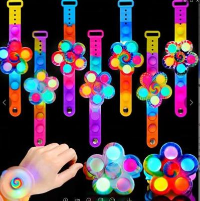 China Hot Sale Relife 2022 Worry Noise Spinner Christmas Light Up Party Gifts Wiggle Bracelet LED Package Glow In Dark Wristband for sale