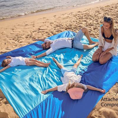 China Nylon Oversized Sand Free Waterproof Portable Folding Picnic Camping Beach Blanket Folding Padded Beach Mat for sale