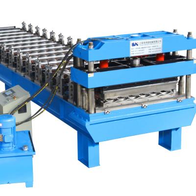 China Factory Metal Roof Sheeting Roll Forming Machine For 0.3 - 0.8mm Material Thickness for sale