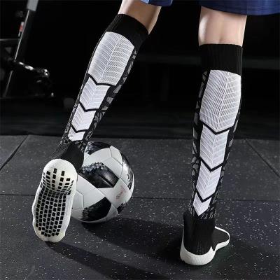 China Wholesale Breathable Customize Logo New Style Youth Men's Fashionable Long Football Sock Football Socks for sale